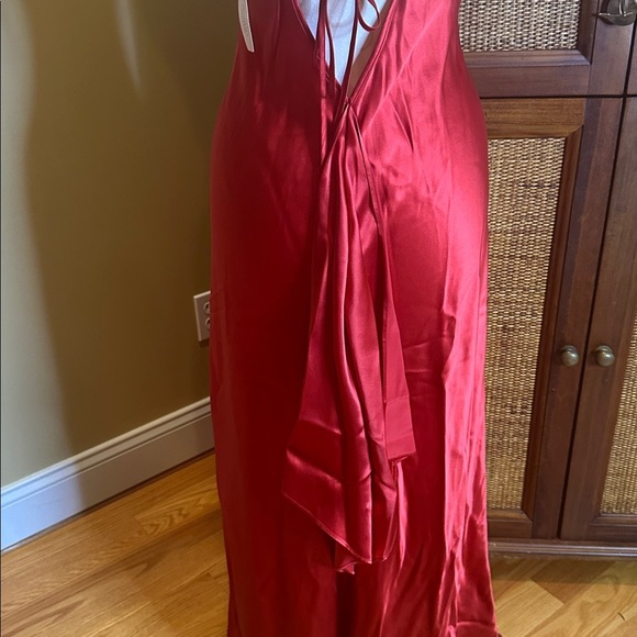 Victoria’s Secret Red Silk Maxi Gown Night Gown SzM - Picture 6 of 9